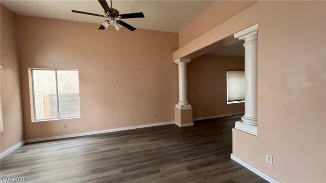 Photo - 2909 Calmada Ave