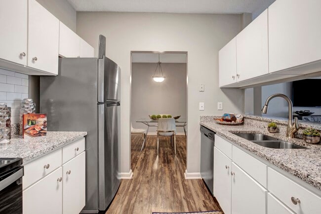 Building Photo - Amber Chase Rental