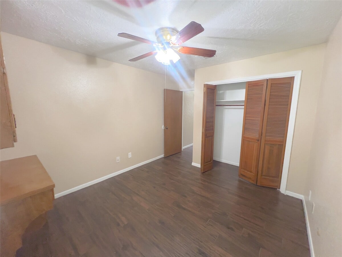Photo - 430 Breeze Park Dr