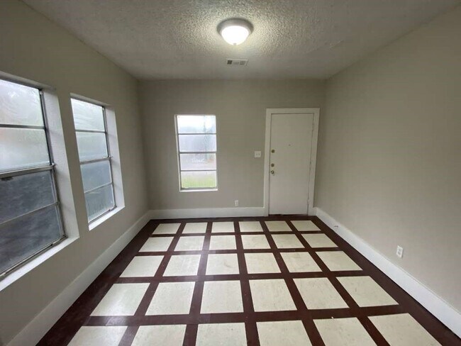 Photo - 8213 E Erath St