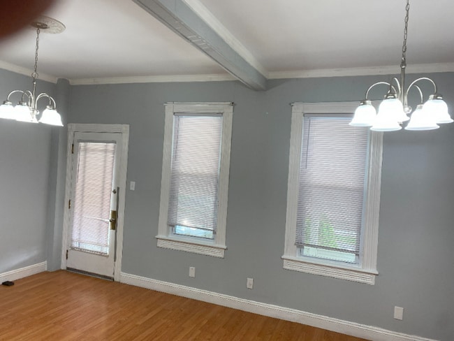 Photo - 605 Larch St