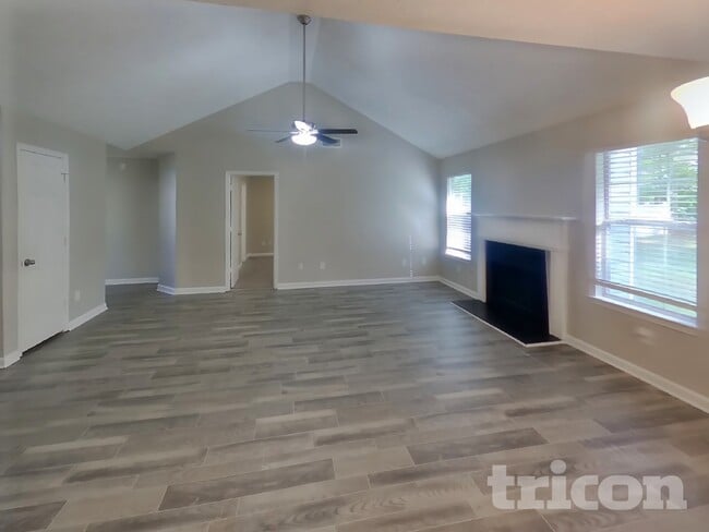 Photo - 1411 Pebble Ridge Ln