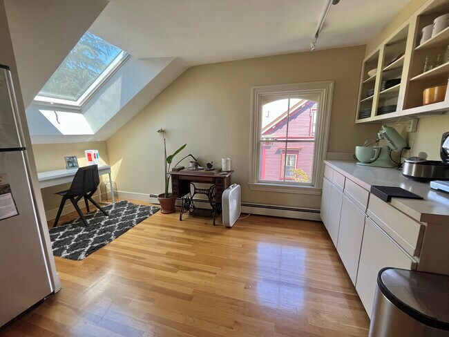 Photo - 35 Greenough Ave Unit Greenough Apt 3