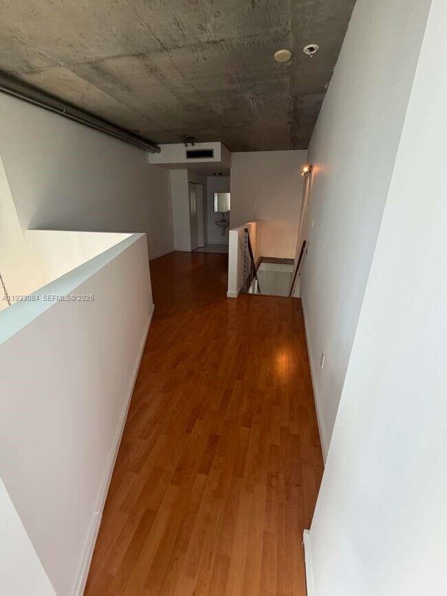 Photo - 690 SW 1st Ct Unidad 1724