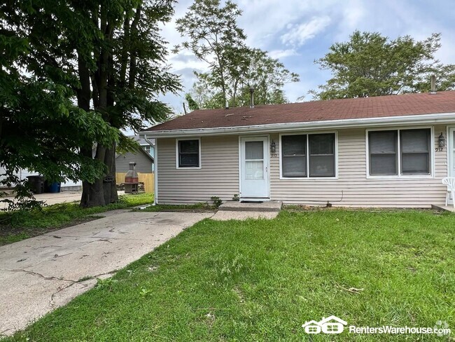 Building Photo - 910 E Railroad Ave Rental