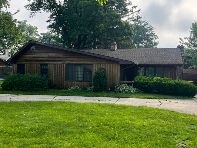 Photo - 203 S Wood Dale Rd House