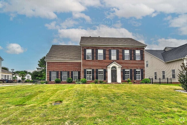 Building Photo - Upscale Executive Home, Home Office, 4 Bed...