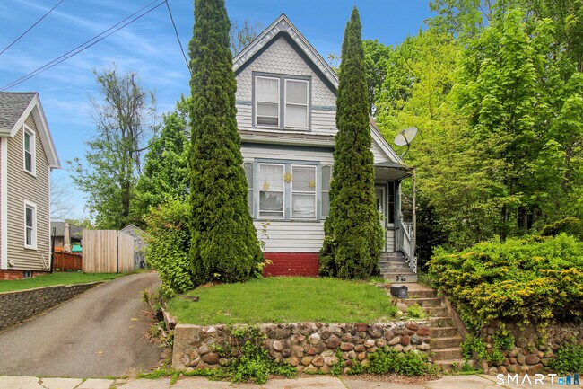 Photo - 32 Ingraham Pl