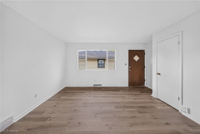 Photo - 1095 St Michaels Ave