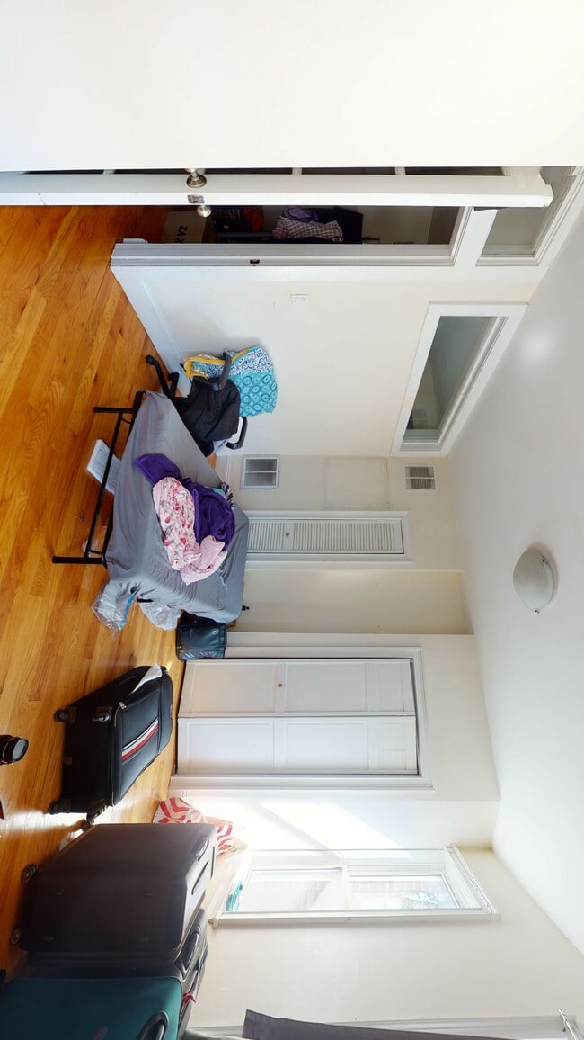 Photo - 9 Chesterton St Unit 2