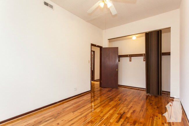 Photo - 2521 N Lincoln Ave Unidad B3