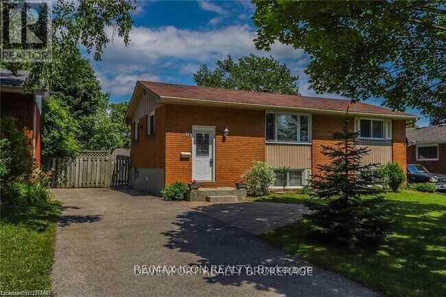 Photo - 12 Garland Crescent