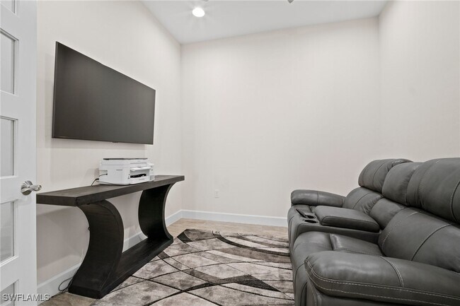 Building Photo - 6879 Saona CT