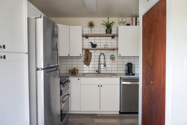 Kitchen 1 - 6800 E Tennessee Ave Unit 433