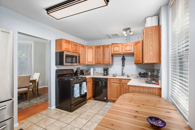 Photo - 7221 South St