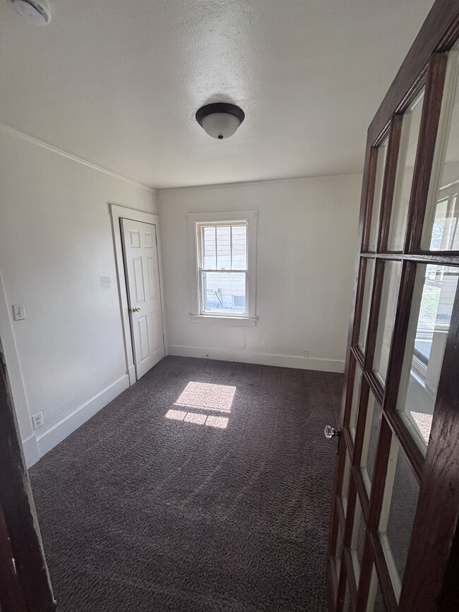 Photo - 2222 N Ellis St