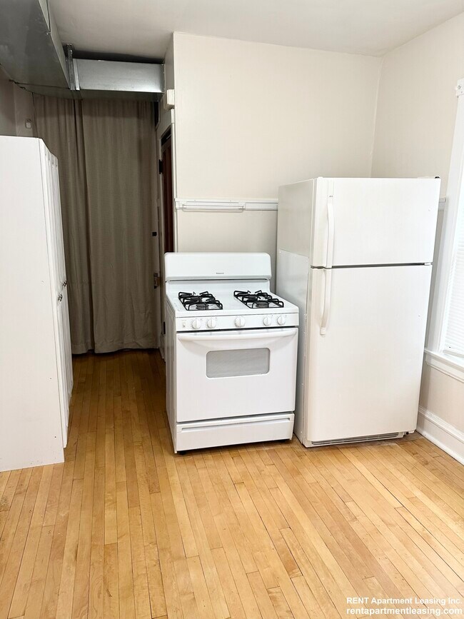 Photo - 2137 W Cornelia Ave Unit 2W