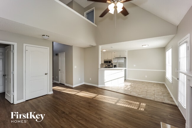 Photo - 1127 Forest Glen