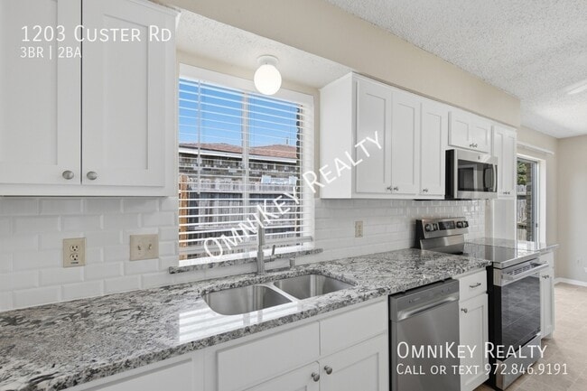 Photo - 1203 Custer Rd