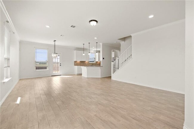 Photo - 300 Wilhem Wy