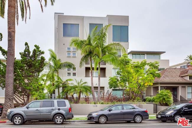 Building Photo - 1018 2nd St Rental