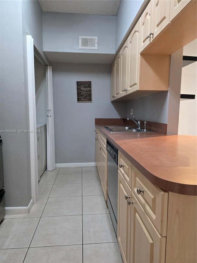 Photo - 18316 NW 68th Ave Unidad C