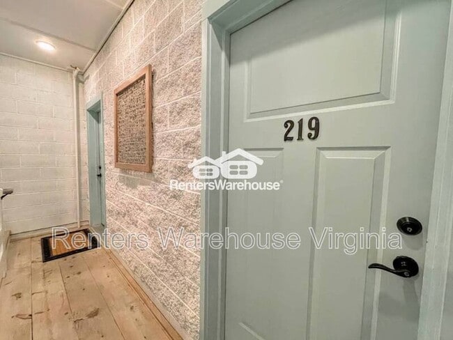 Photo - 7922 Shore Dr