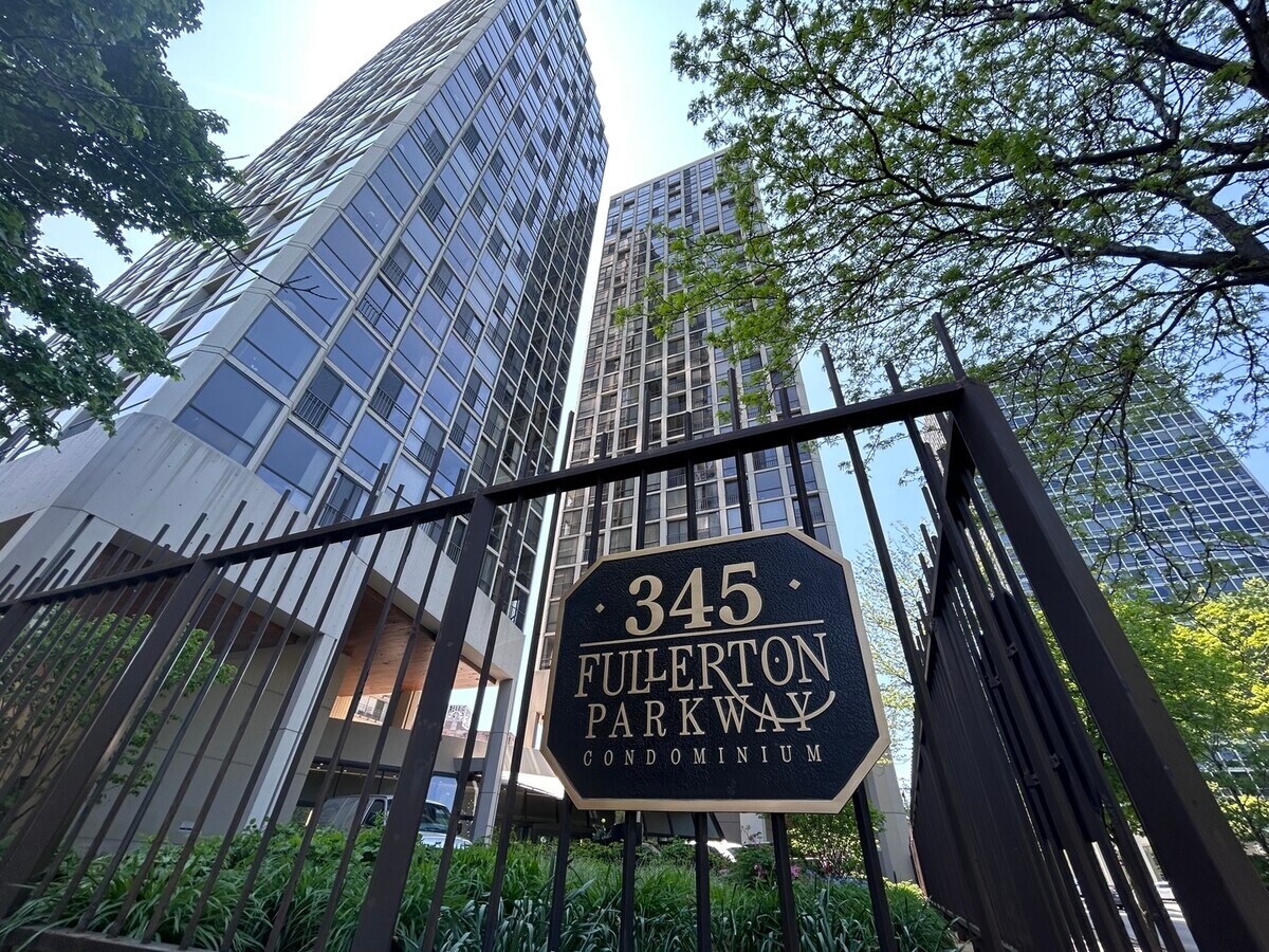 Photo - 345 W Fullerton Pkwy Unit 1808