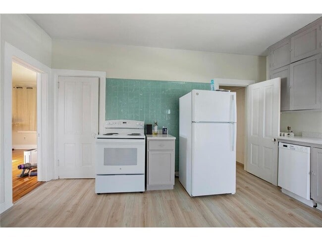 Photo - 333 W 2nd St Unit 3