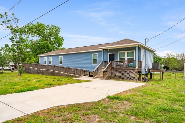 Building Photo - 1109 W Nelson Ave