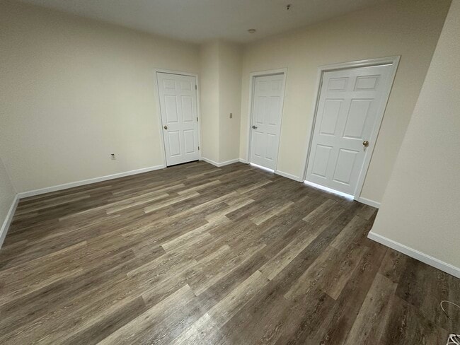 Building Photo - 76 Essex St Rental