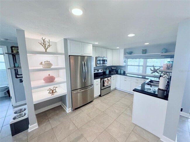 Photo - 6841 Roxbury Dr