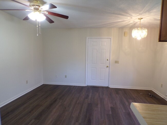 Photo - Rolling Meadows Apartments and Townhouses,... Unit 25E Parkview Drive