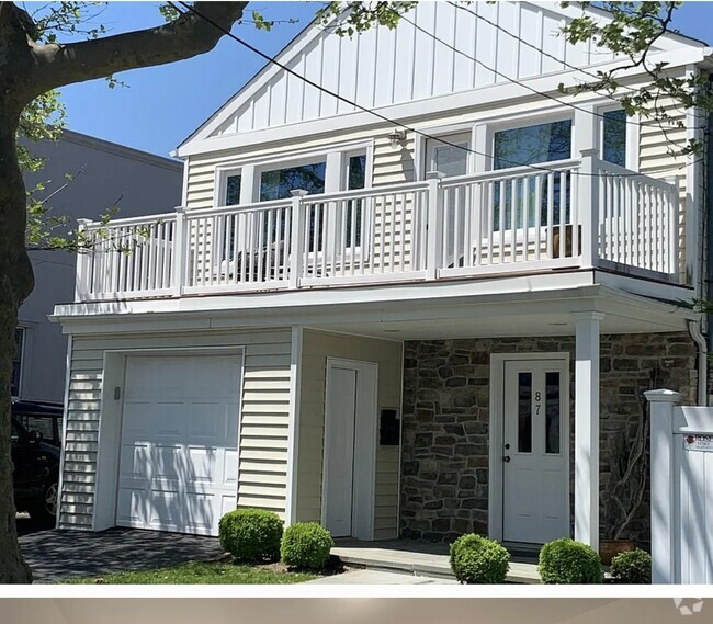 Building Photo - 87 Cayuga Ave Rental