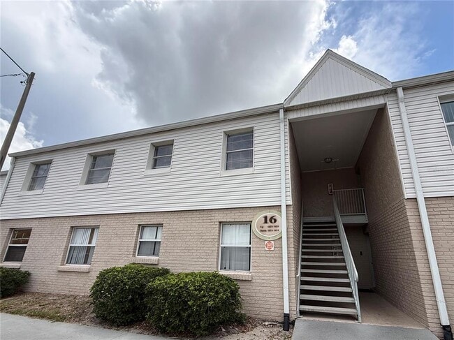 Building Photo - 7210 N Manhattan Ave Unit 1624