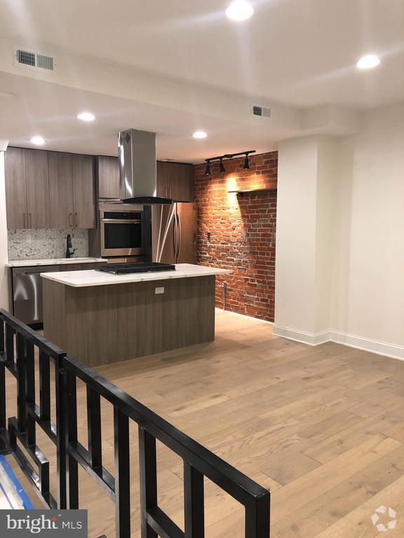 Building Photo - 1706 N Marshall St Unit 2 Rental