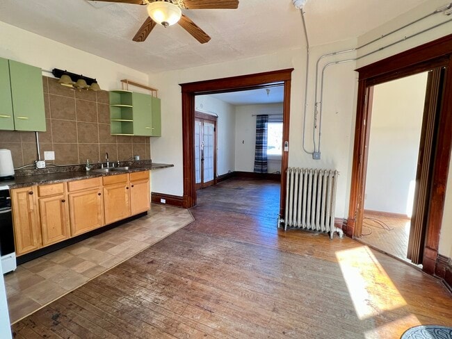 Photo - 216 E South St