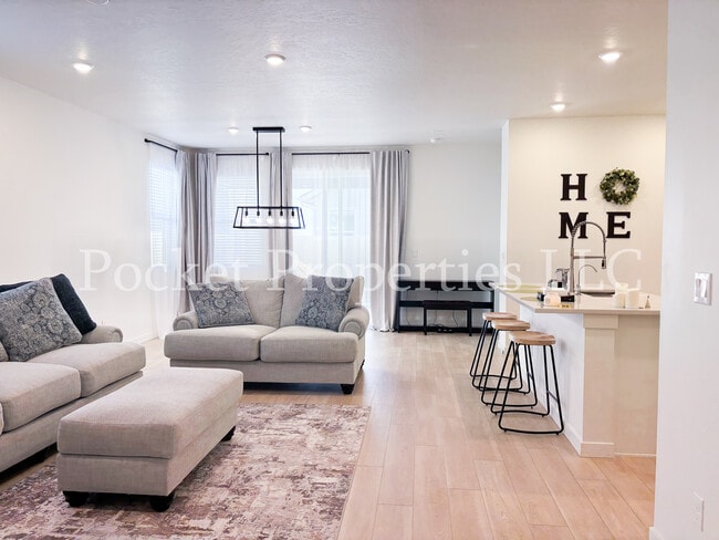 Photo - 577 W Norwich St