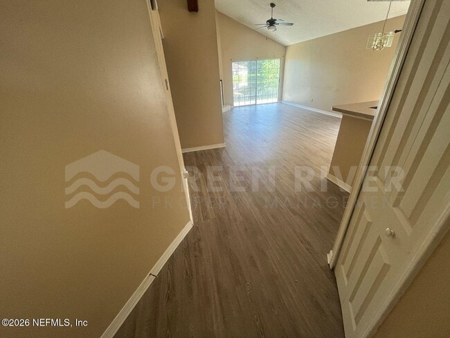 Photo - 7739 Coatbridge Ln N