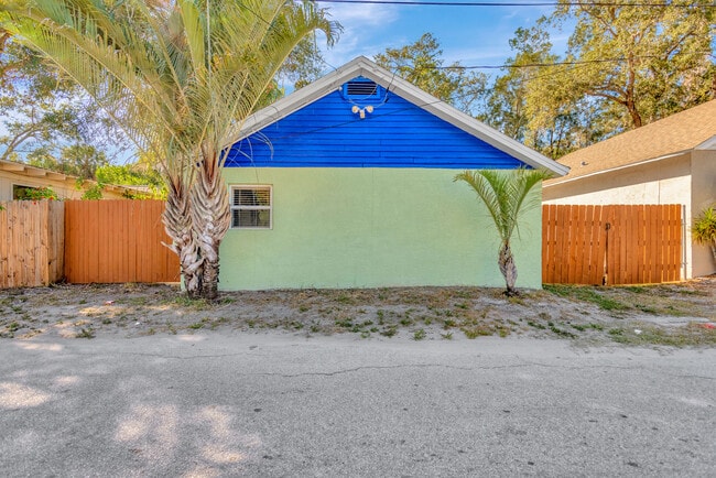 Photo - 551 1/2 Wildwood Way Ave