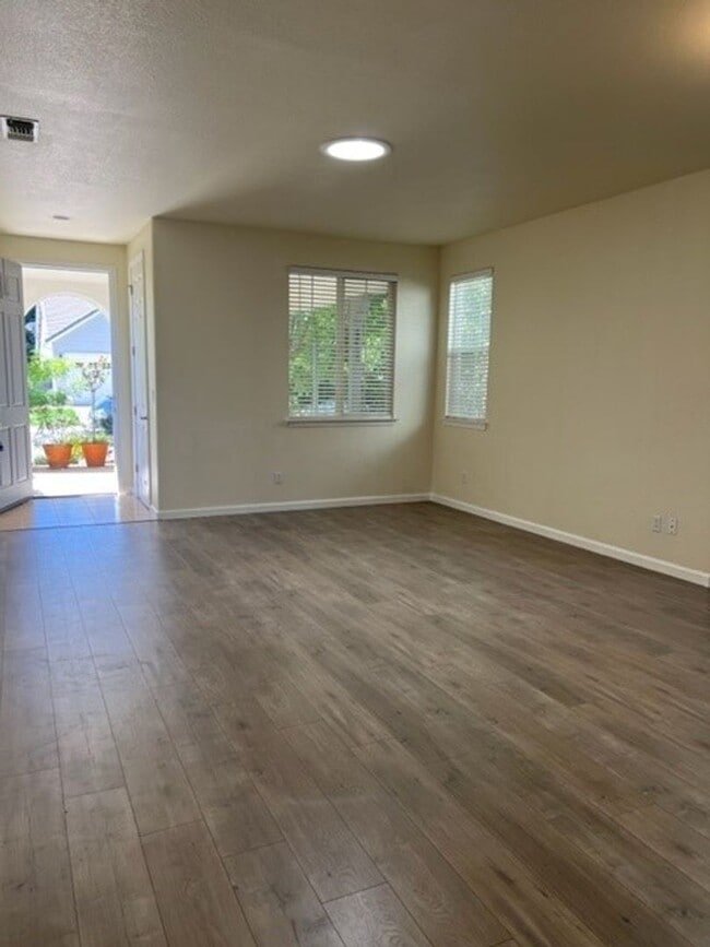 11805 Dionysus Way