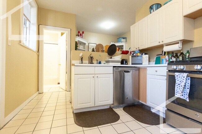 Photo - 4 bed Right in the heart of BU....