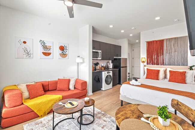 Photo - 596 W 9th St Unidad ID1335745P