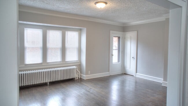 Photo - Murray Upper Flat