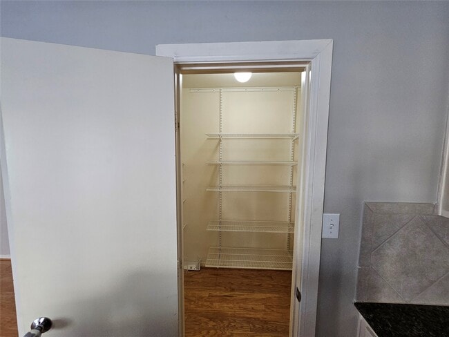 Photo - 1271 W 17th St