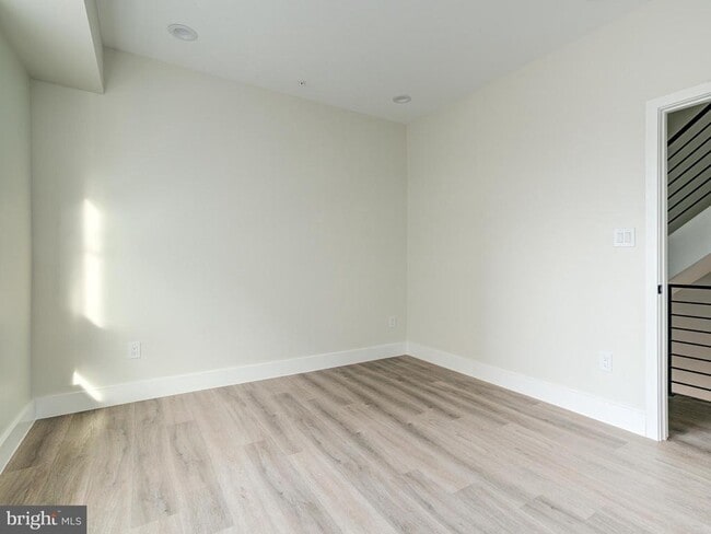 Photo - 632 Moyer St