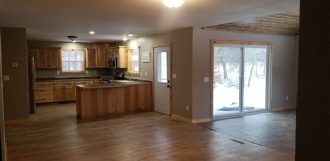 Building Photo - 3 Bedrooms, 2 Bathrooms Single Family Home in Merrifield, MN w/2 car garage