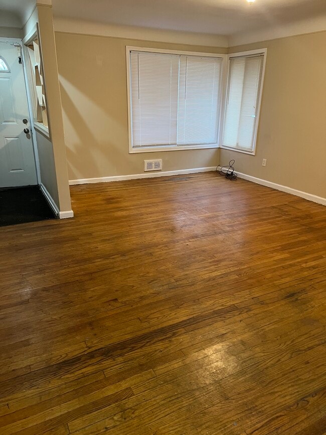 Photo - 13740 Pearson St