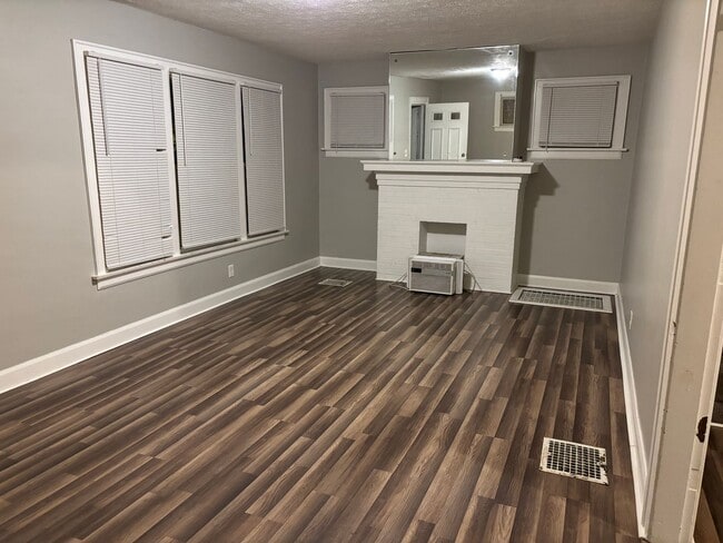 Photo - 48 N Roys Ave