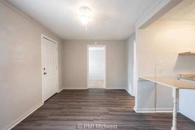 Photo - "Cozy 1-Bedroom Retreat: Perfectly Located Gem in Greenfield, IN!" Unit Apt 7